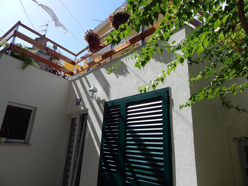 Guest House Varos Spalato Esterno foto